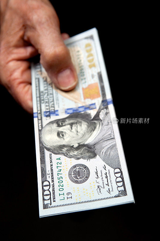 手握新US 2013 $100 Bill，小堆栈